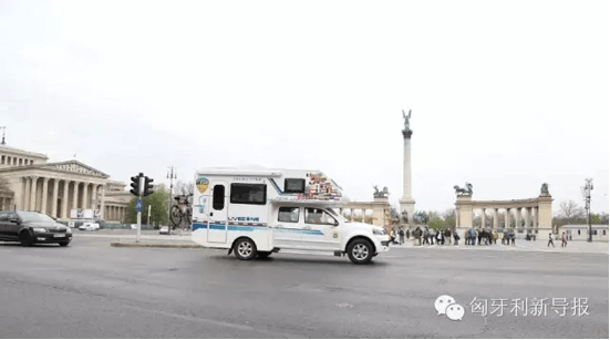 68歲老人張志武再駕覽眾C4房車(chē)環(huán)歐洲