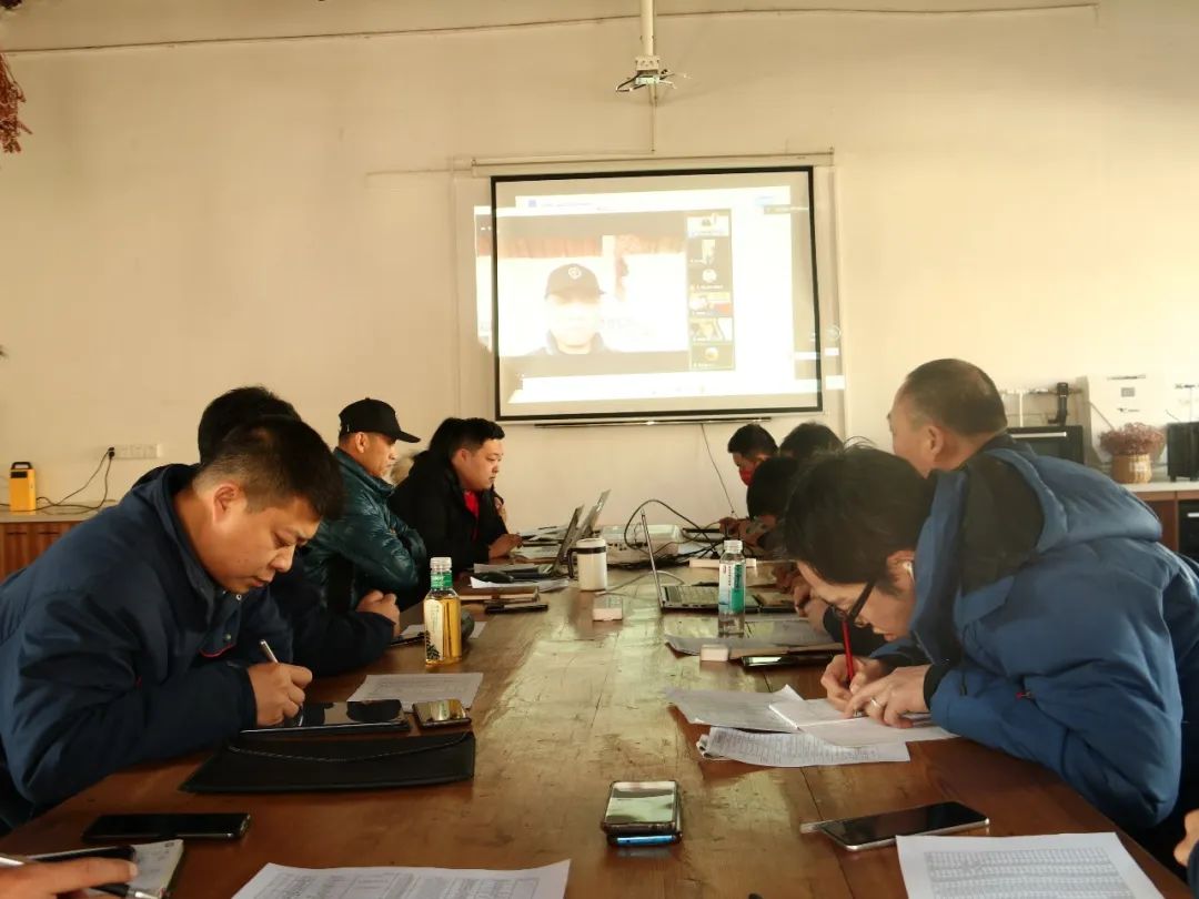 以用戶為中心，覽眾房車高管與用戶在線懇談