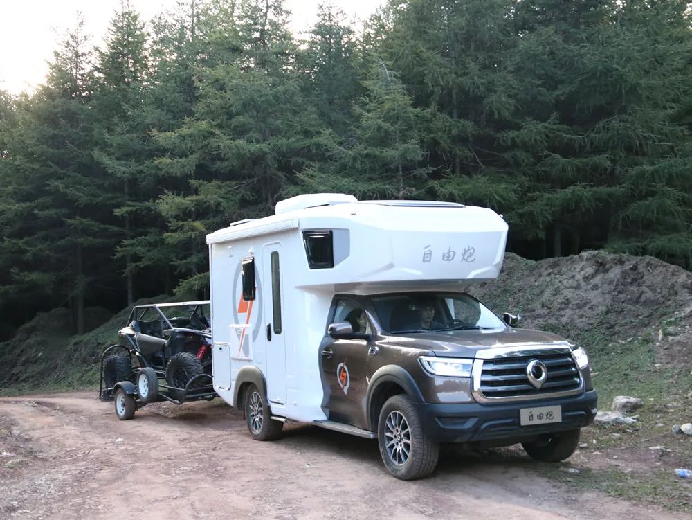 C6駕照即將到來！這款擁有牽引資質的自行式房車千萬別錯過！